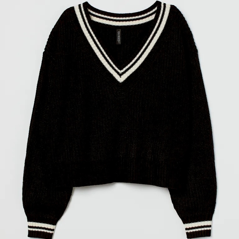 NWT V-neck Black and White Sweater